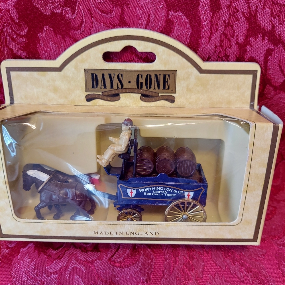 Lledo Days Gone Horse Drawn Brewers Dray Figurine